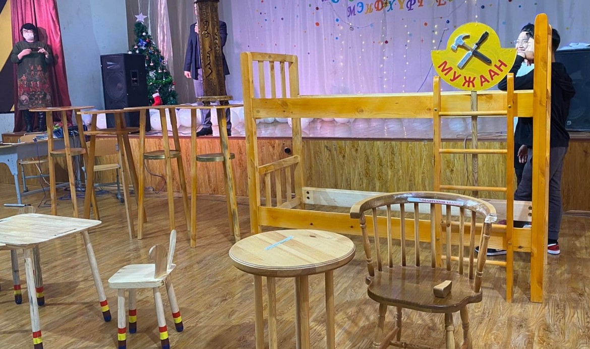 Сурагчдын бүтээлийн үзэсгэлэн