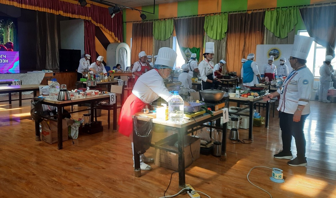 ЗҮҮН БҮСИЙН ТОГООЧ, ЗӨӨГЧ НАРЫН УР ЧАДВАРЫН ТЭМЦЭЭН ЭХЭЛЛЭЭ